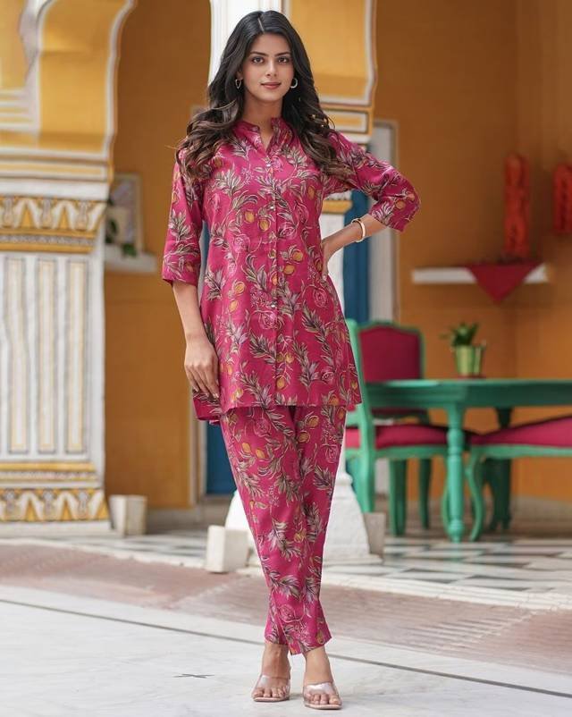 Women Embellished Straight Kurta Set